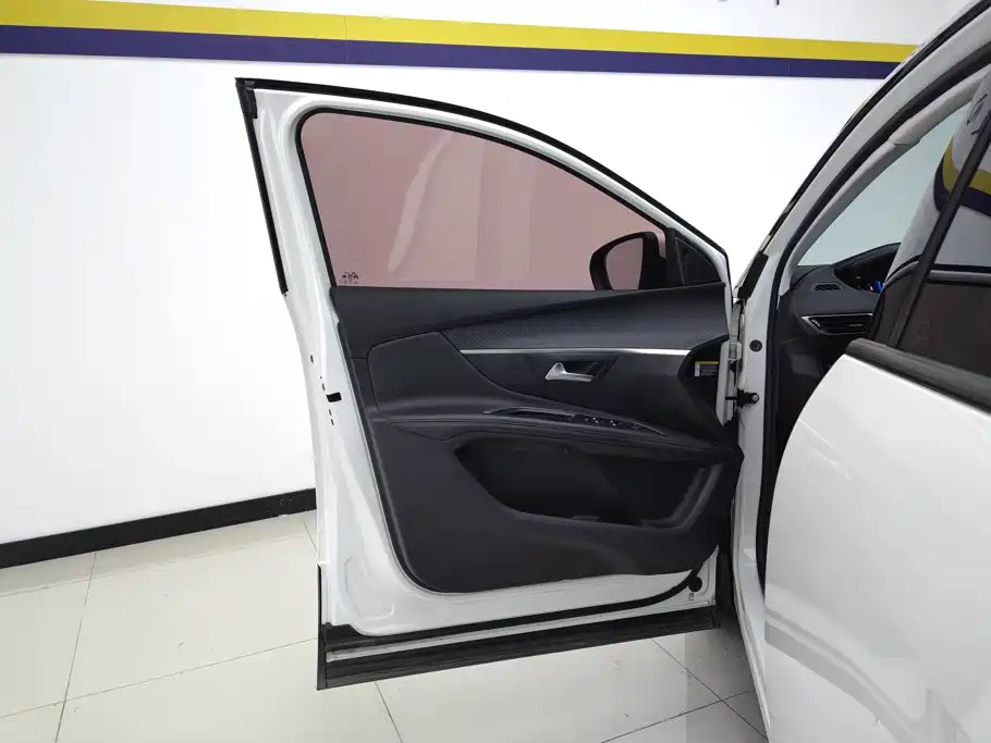 Peugeot 4008 — миниатюра 7