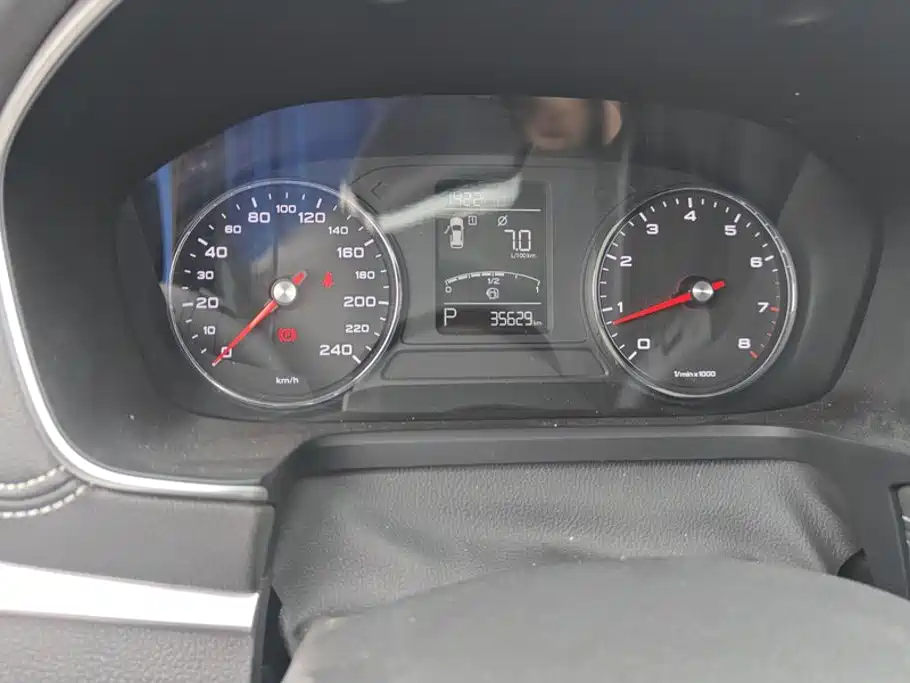 Roewe RX5 — миниатюра 14