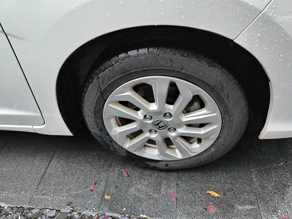 Honda Fit — миниатюра 10