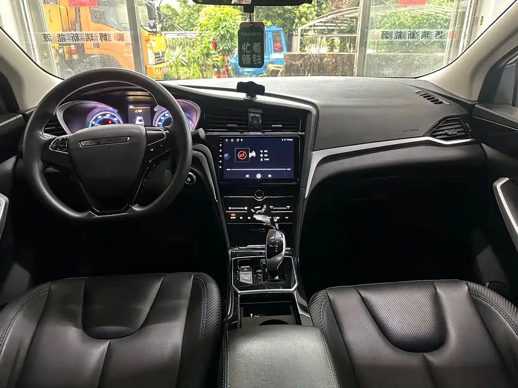 Venucia D60 EV — миниатюра 7
