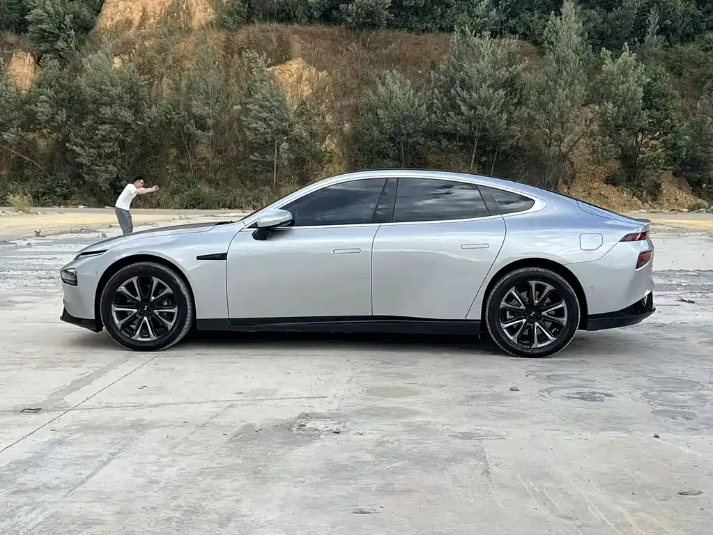 XPeng P7 — миниатюра 11