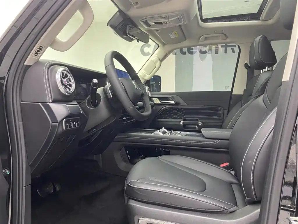 TANK TANK 300 NEW ENERGY