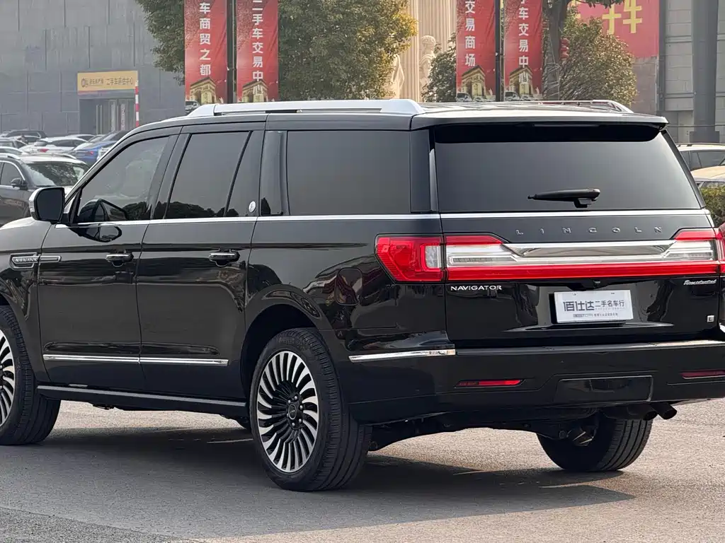 LINCOLN NAVIGATOR
