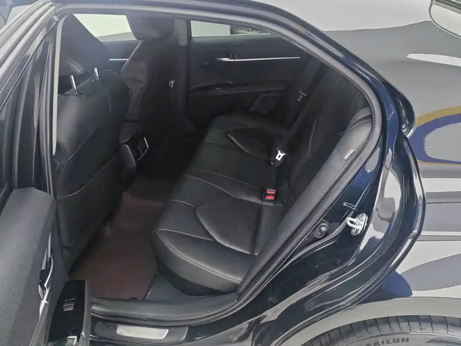 Toyota Camry — миниатюра 11