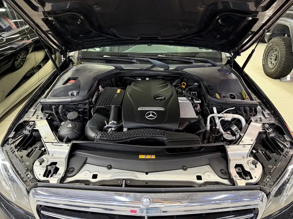 Mercedes-Benz E-Class — миниатюра 24