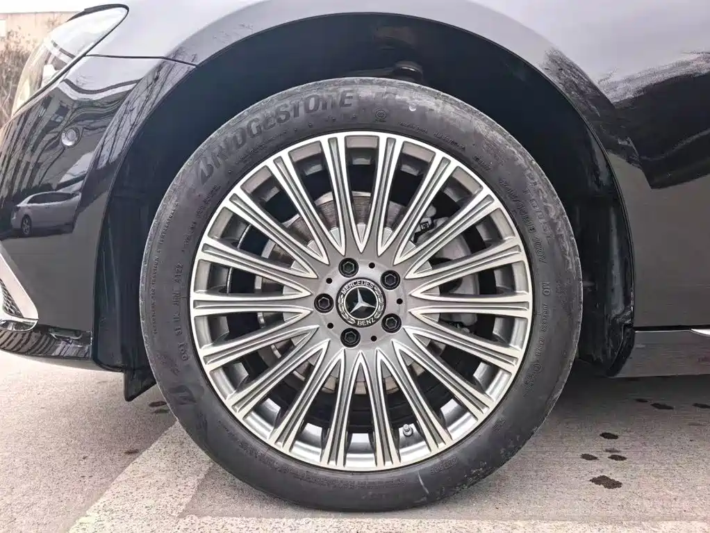 Mercedes-Benz E-Class — миниатюра 14