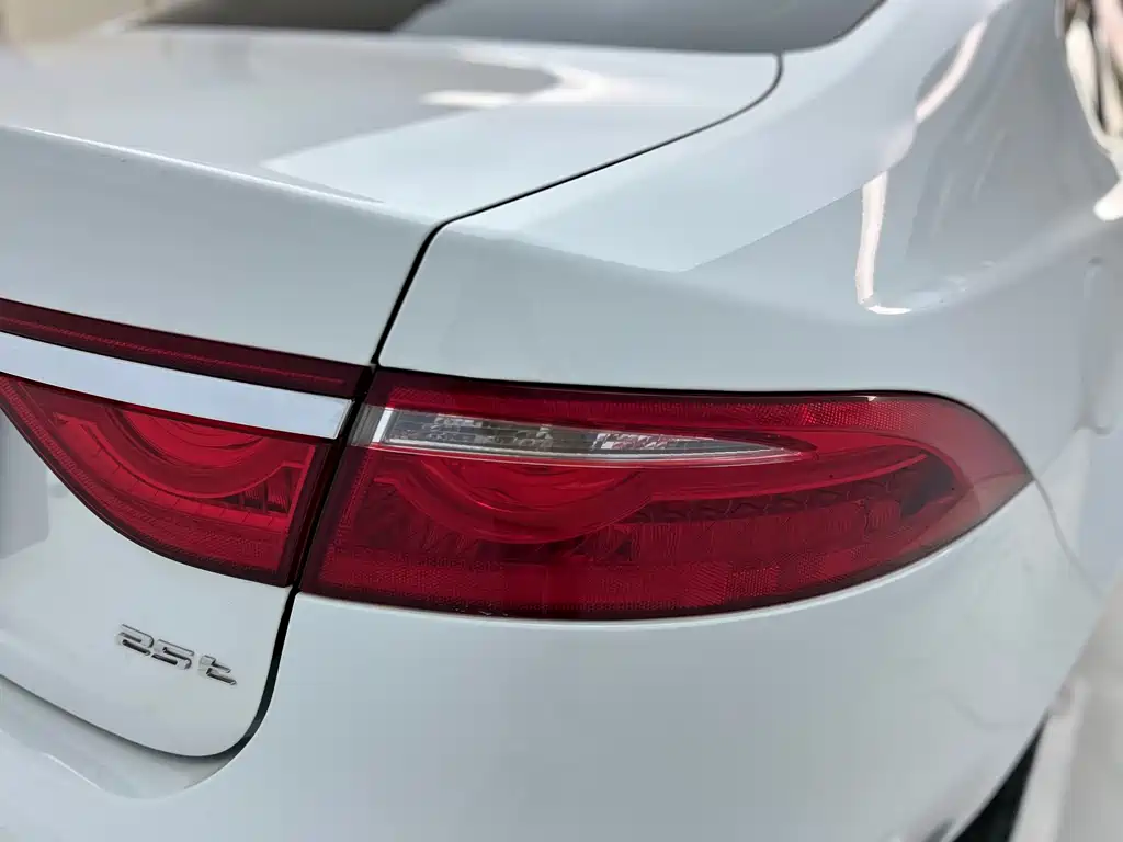 Jaguar XFL — миниатюра 23