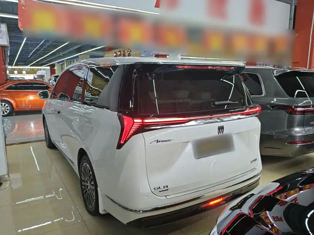 Buick GL8 Hybrid — миниатюра 5