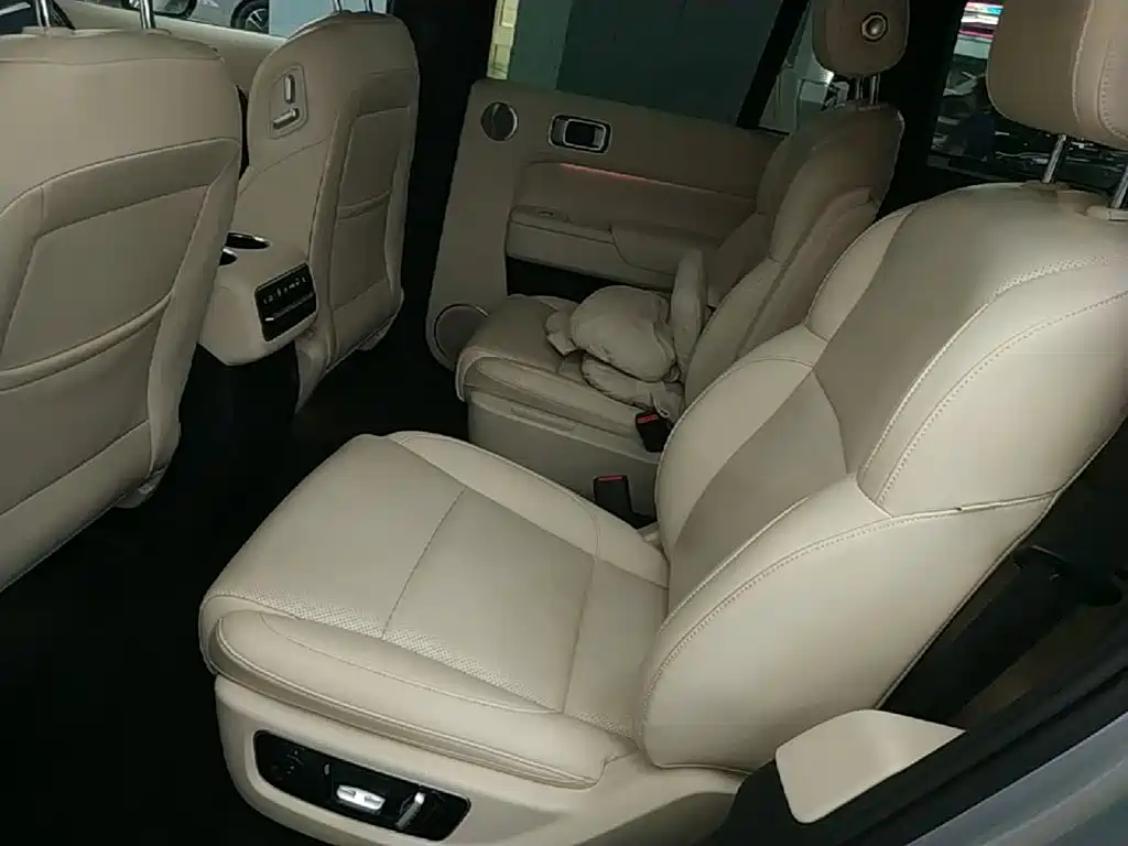 Li Auto Li L8 — миниатюра 17