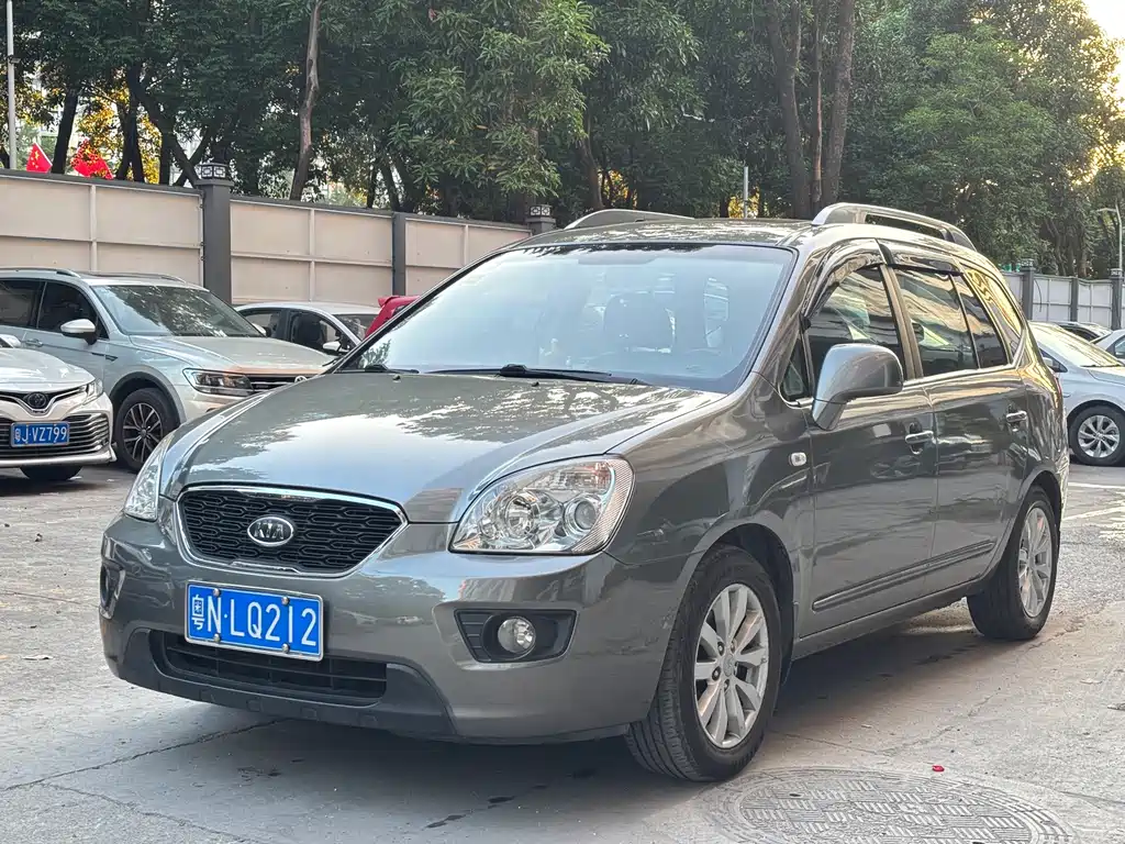 Kia Carens