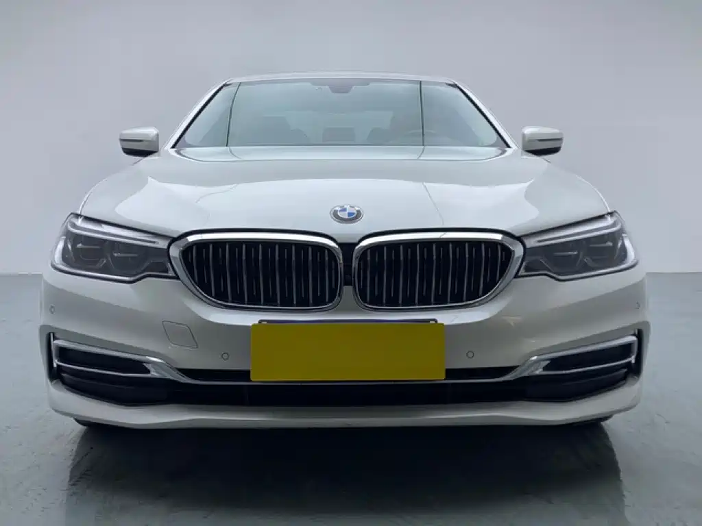 BMW 5 Series — миниатюра 2
