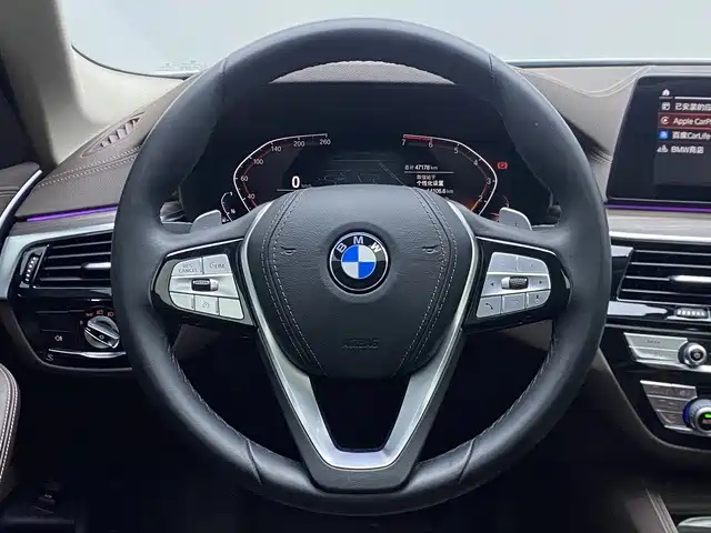 BMW 5 Series — миниатюра 11