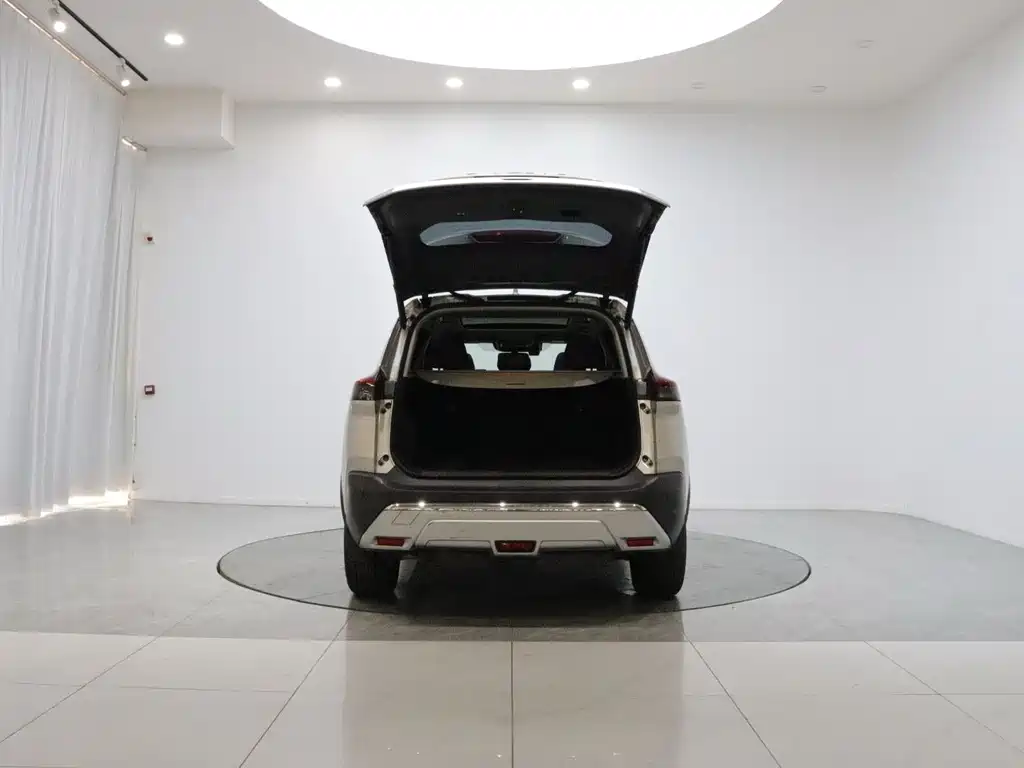 Nissan X-Trail — миниатюра 9