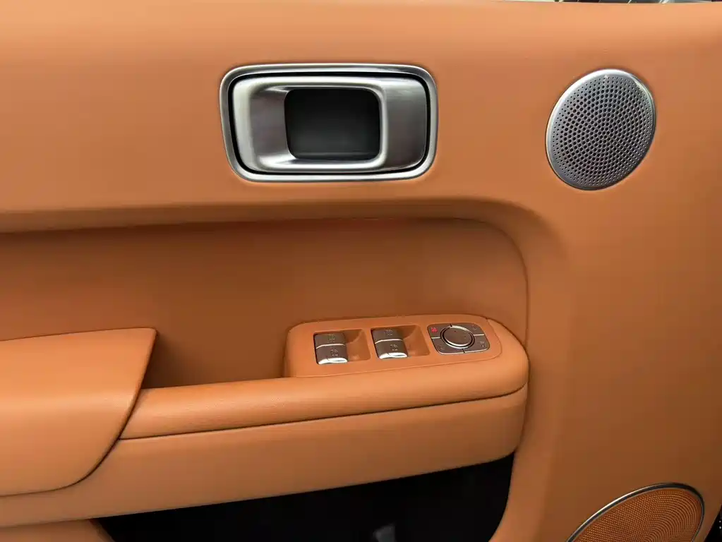 Li Auto Li L8 — миниатюра 4
