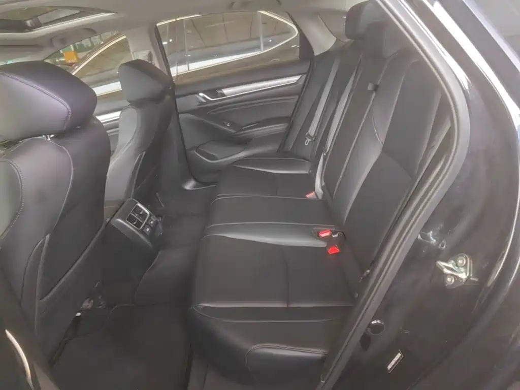 Honda Accord — миниатюра 17