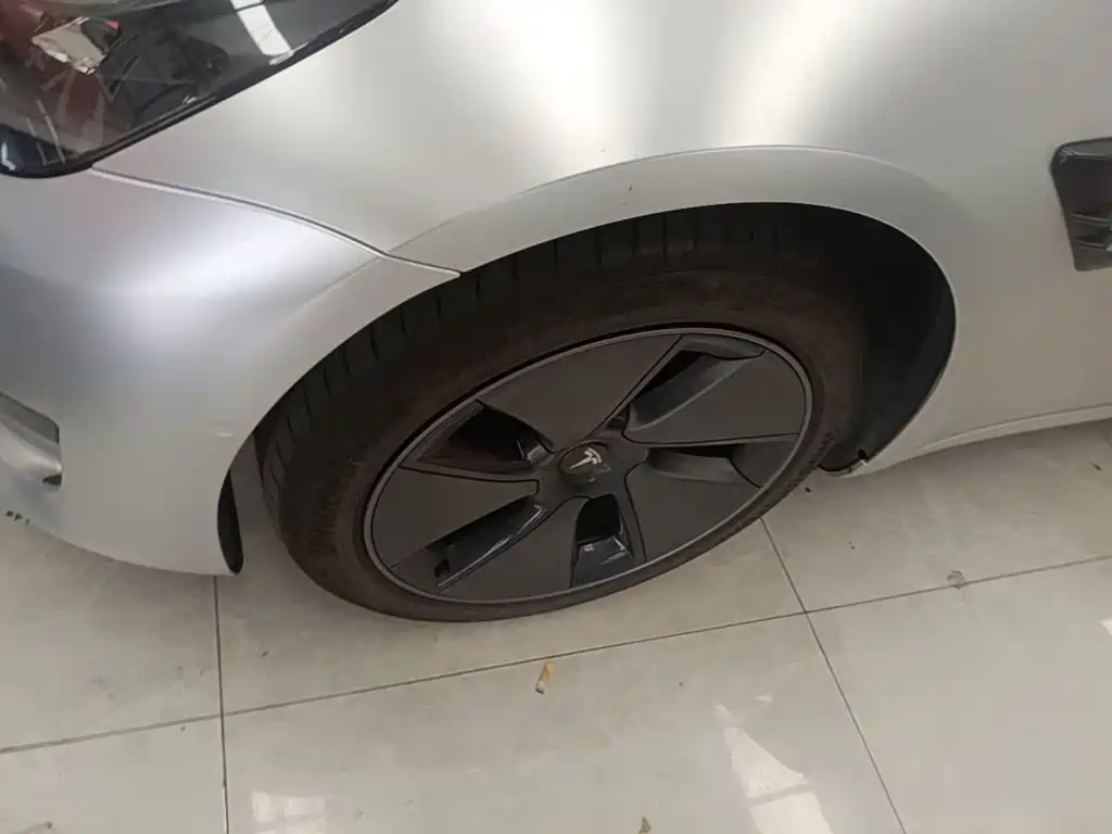 Tesla Model 3 — миниатюра 23