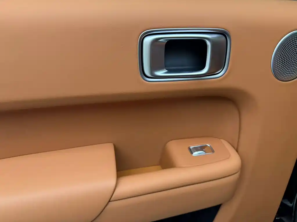 Li Auto Li L8 — миниатюра 9
