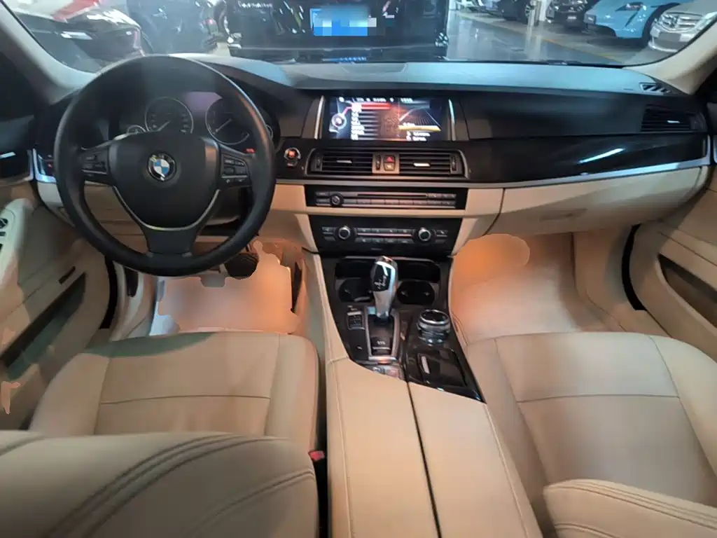 BMW 5 Series — миниатюра 10