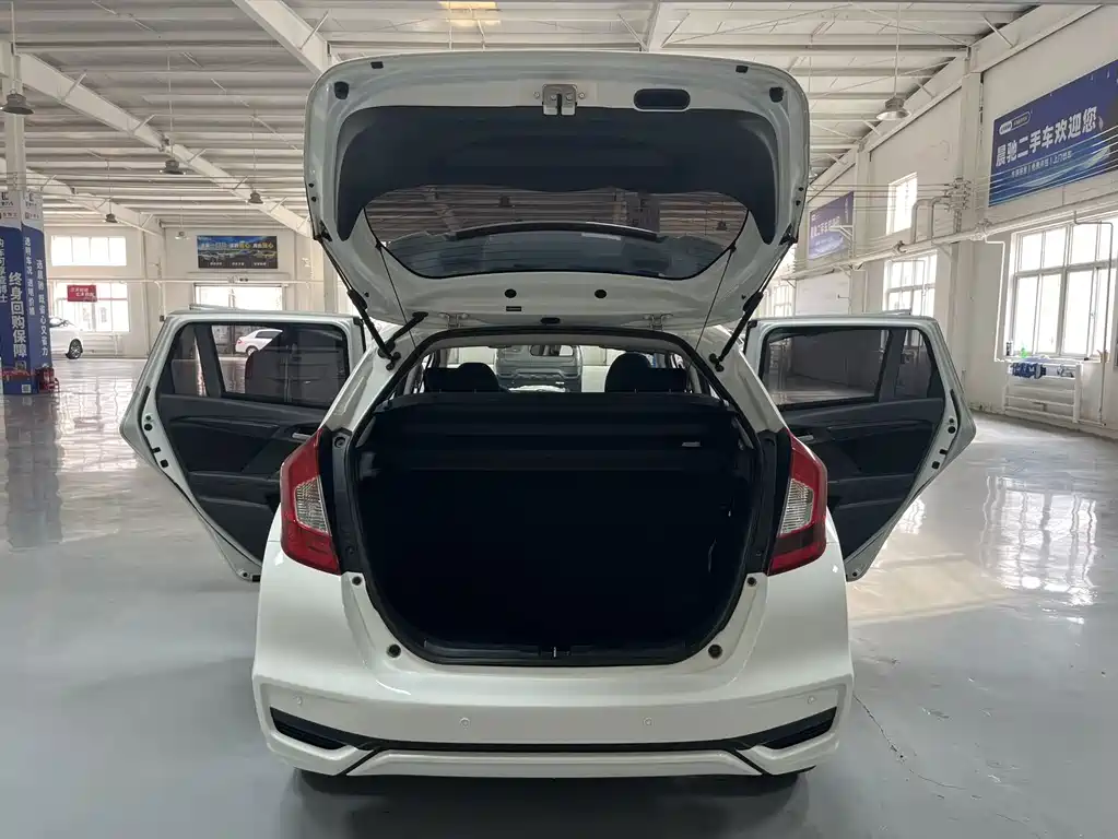 Honda Fit — миниатюра 16