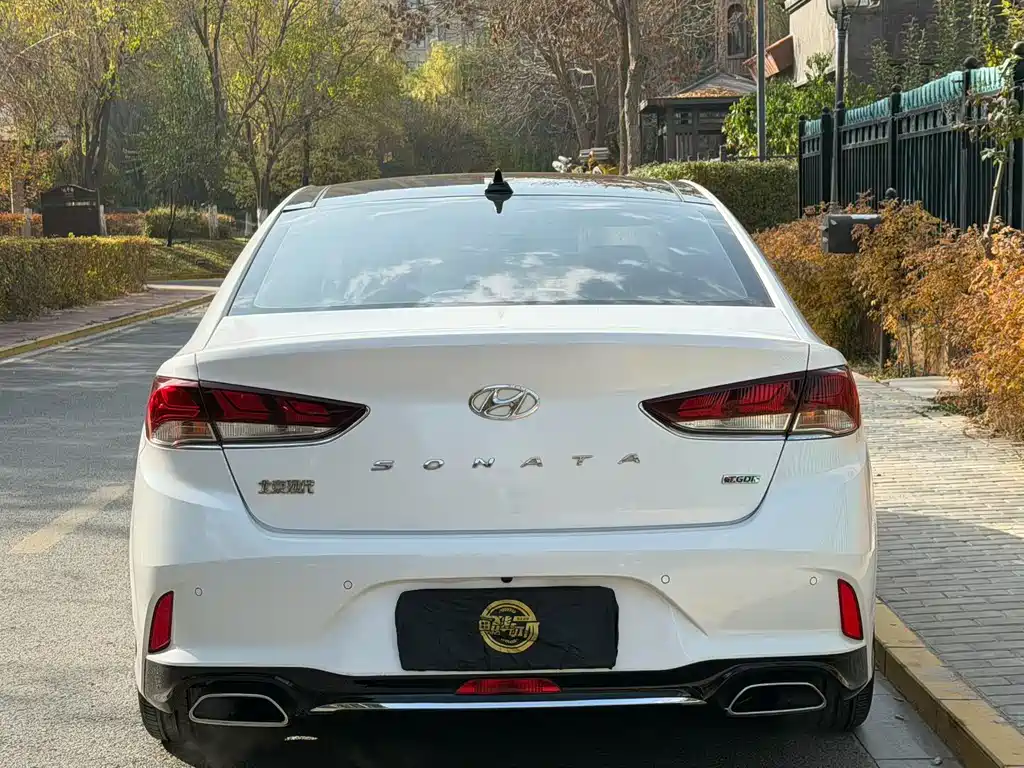 HYUNDAI SONATA