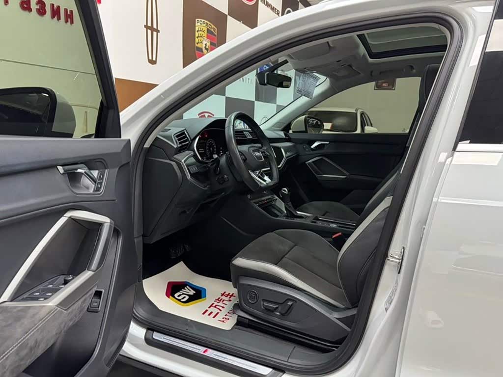 Audi Q3 1.4 л 2022 г. Белый, пробег 34000 км