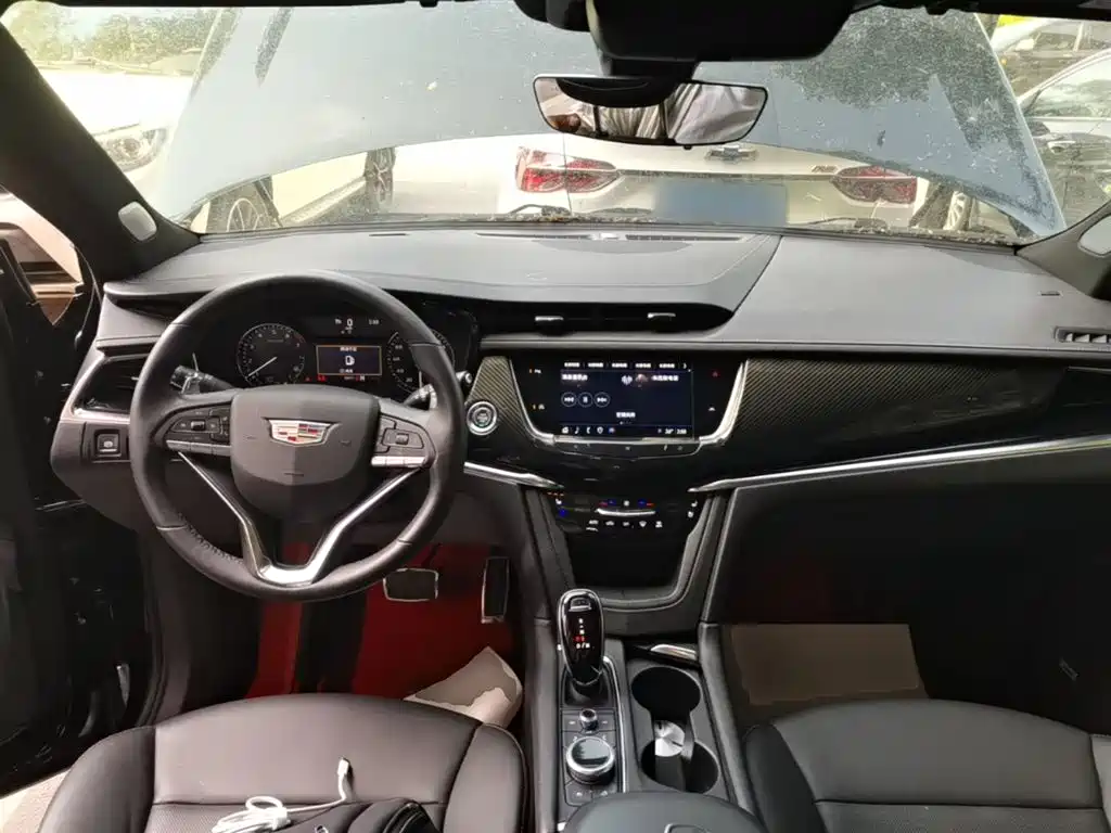 Cadillac XT6 2021 2.0T мест Luxury