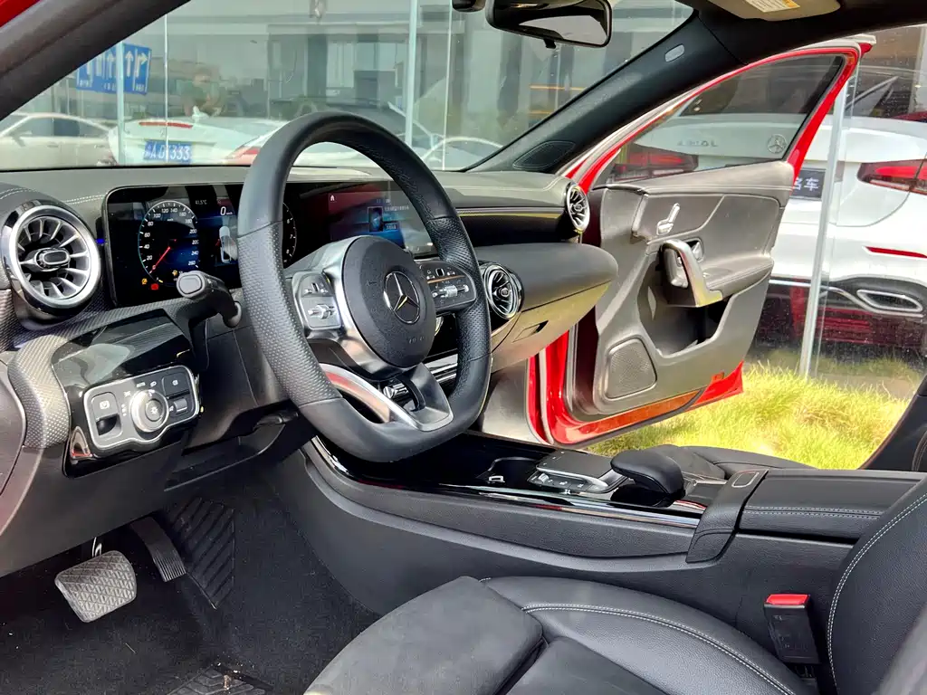 Mercedes-Benz A-Class — миниатюра 9