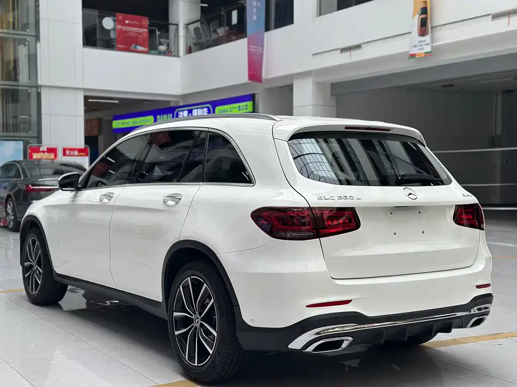 MERCEDES-BENZ GLC