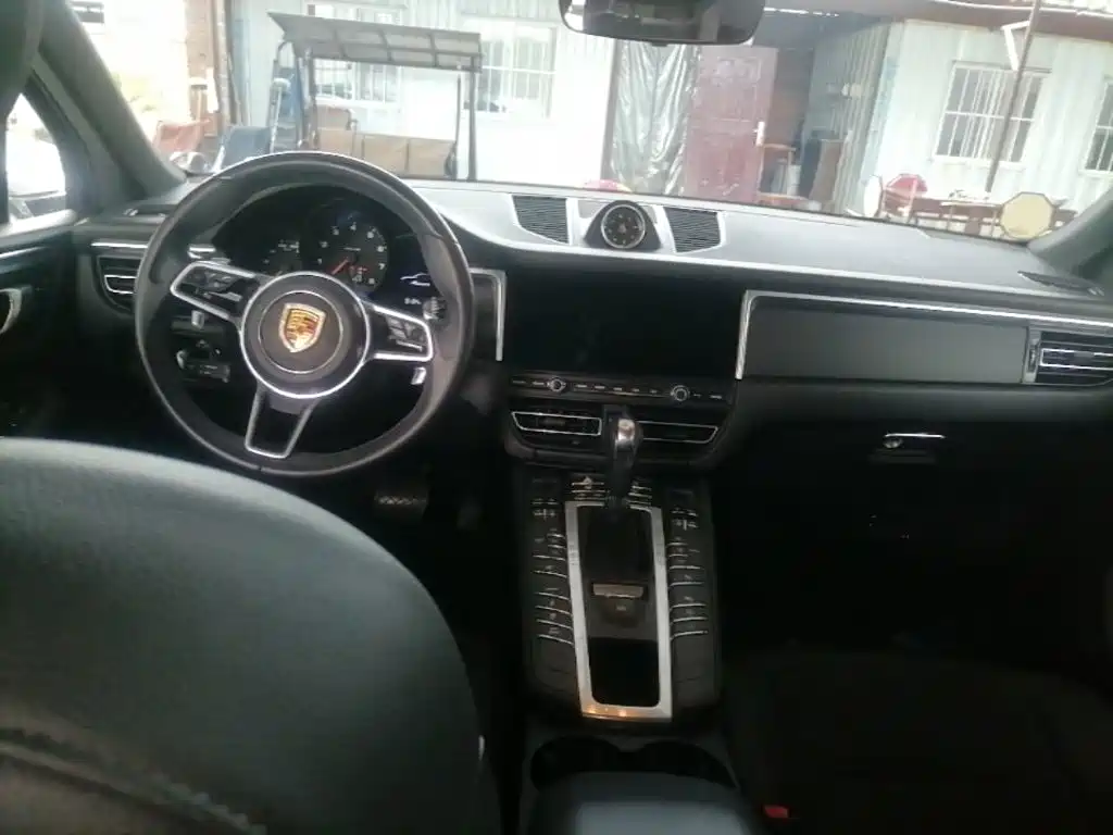 Porsche Macan — миниатюра 14