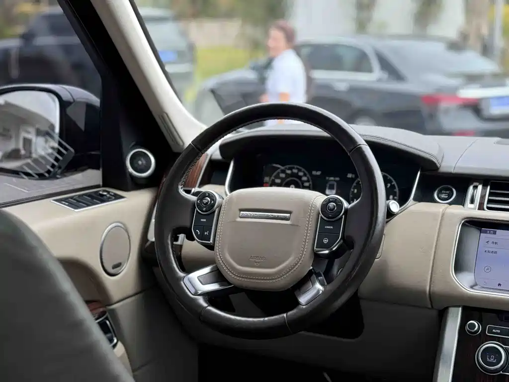 Land Rover Range Rover — миниатюра 5