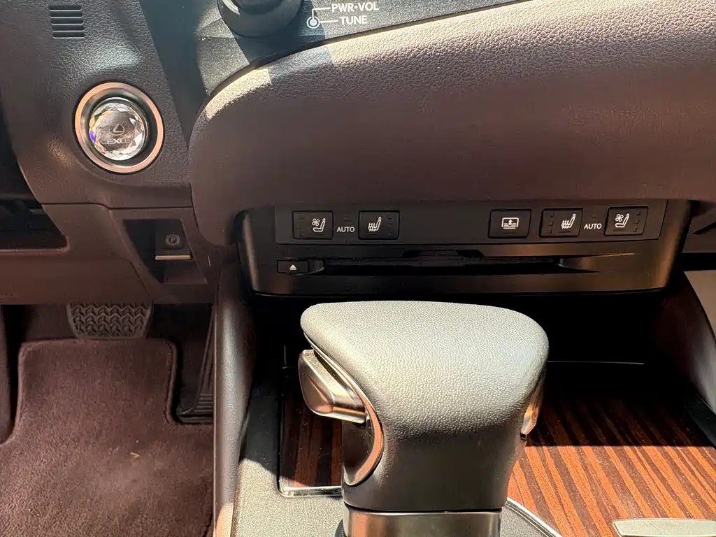 Lexus ES 2018 200 Luxury V