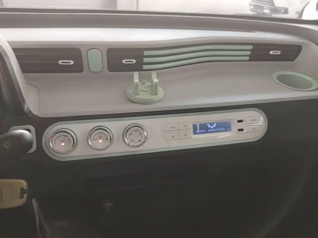 Wuling MINIEV — миниатюра 13