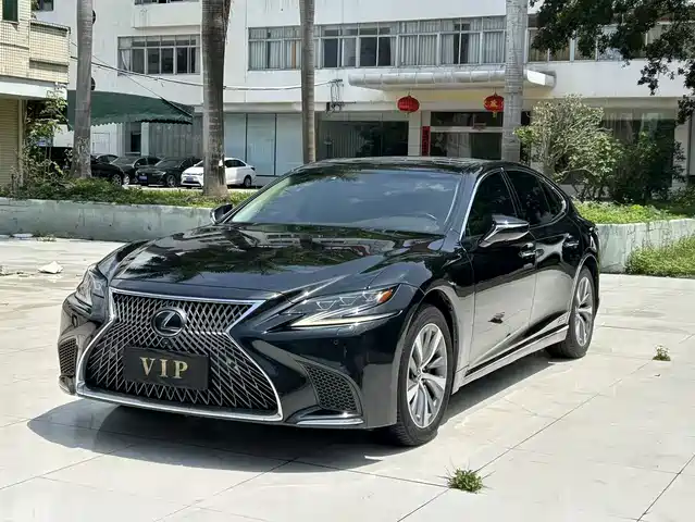 Lexus LS 2020 500h VI — фото 1