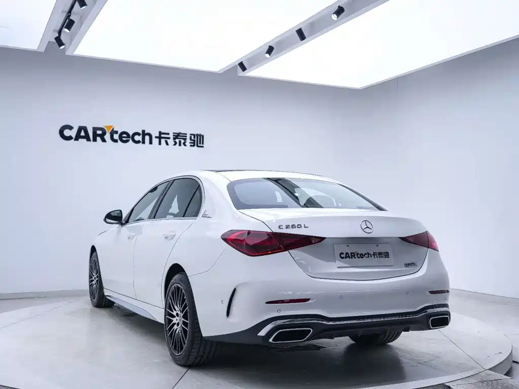 Mercedes-Benz C-Class — миниатюра 16