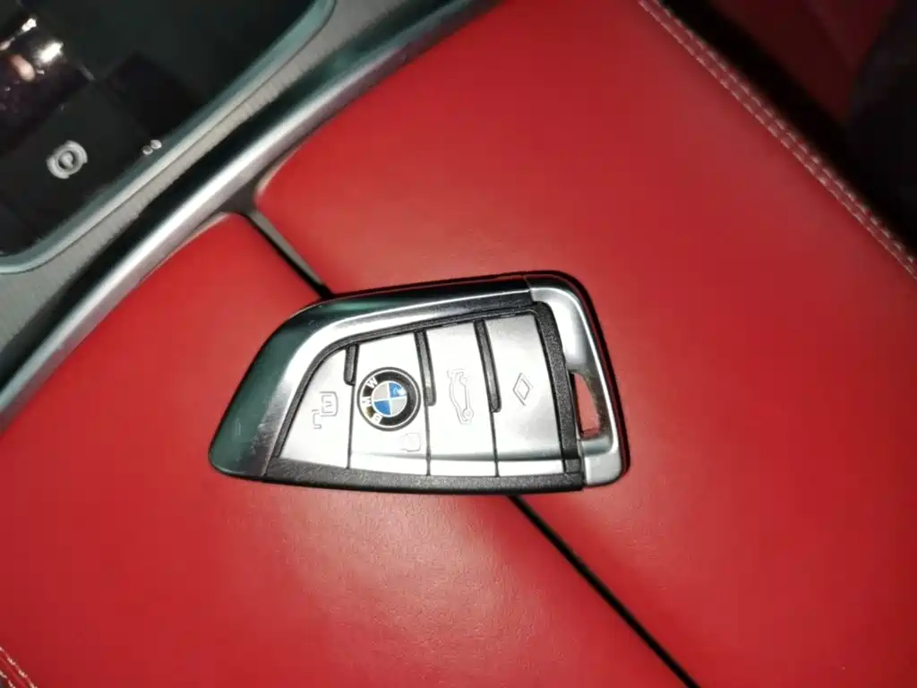 BMW 8 Series — миниатюра 9