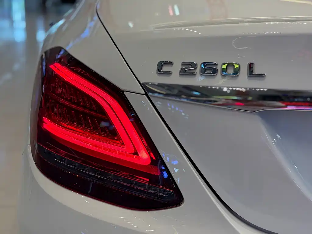 Mercedes-Benz C-Class — миниатюра 7