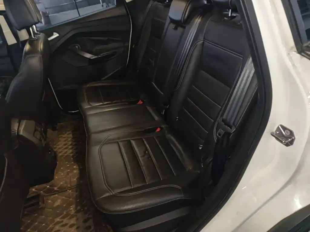Ford Kuga — миниатюра 17