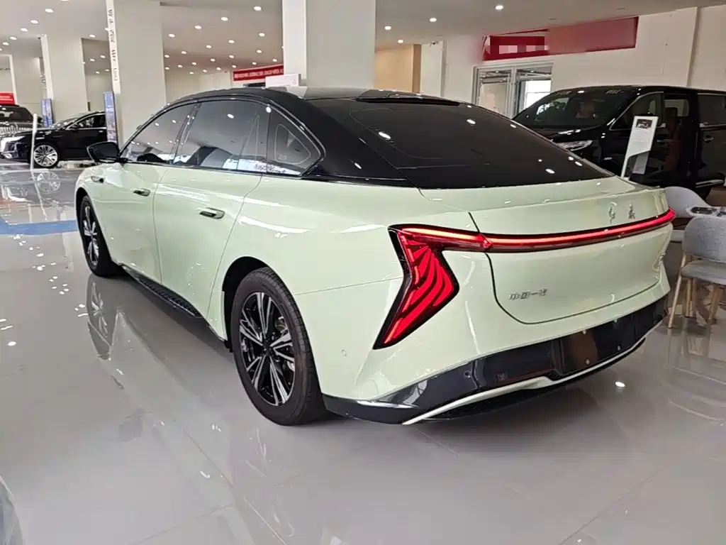 Hongqi Hongqi EH7 — миниатюра 5
