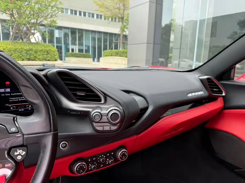 Ferrari 488 — миниатюра 7