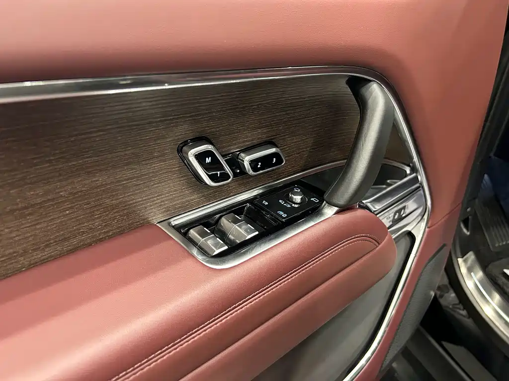 Land Rover Range Rover — миниатюра 5