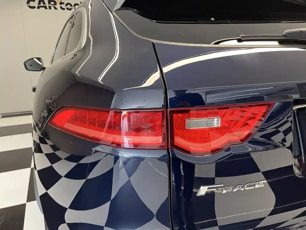 Jaguar F-PACE — миниатюра 10