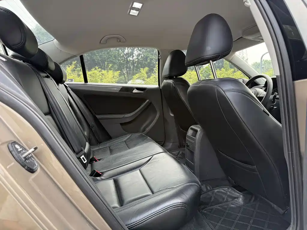 Volkswagen Sagitar — миниатюра 7