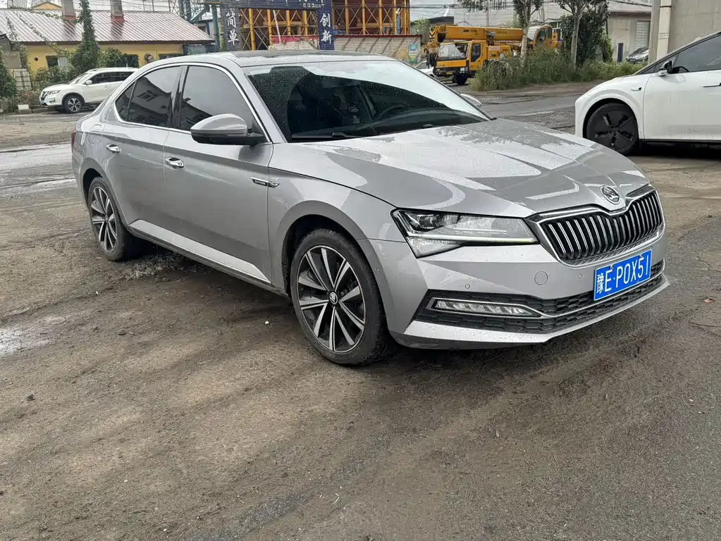 Skoda Superb — миниатюра 3