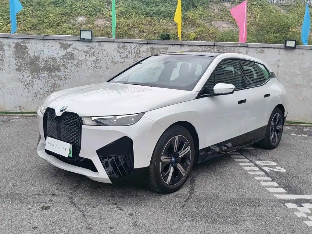 BMW iX