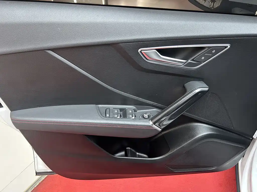 Audi Q2L — миниатюра 11