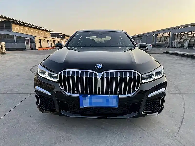 BMW 7 Series — миниатюра 2