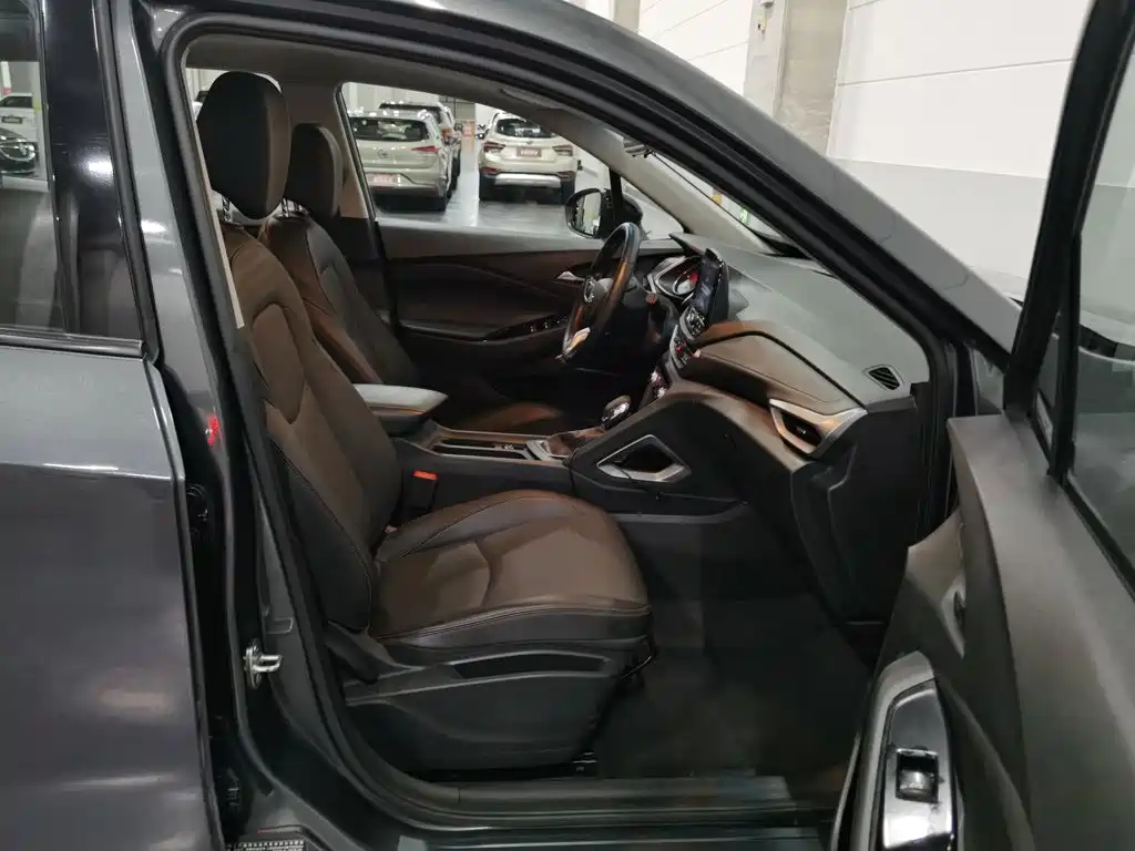 Chevrolet Volando — миниатюра 23