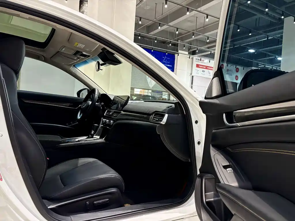 Honda Accord — миниатюра 8