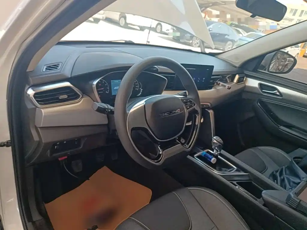 BAIC X3 — миниатюра 10