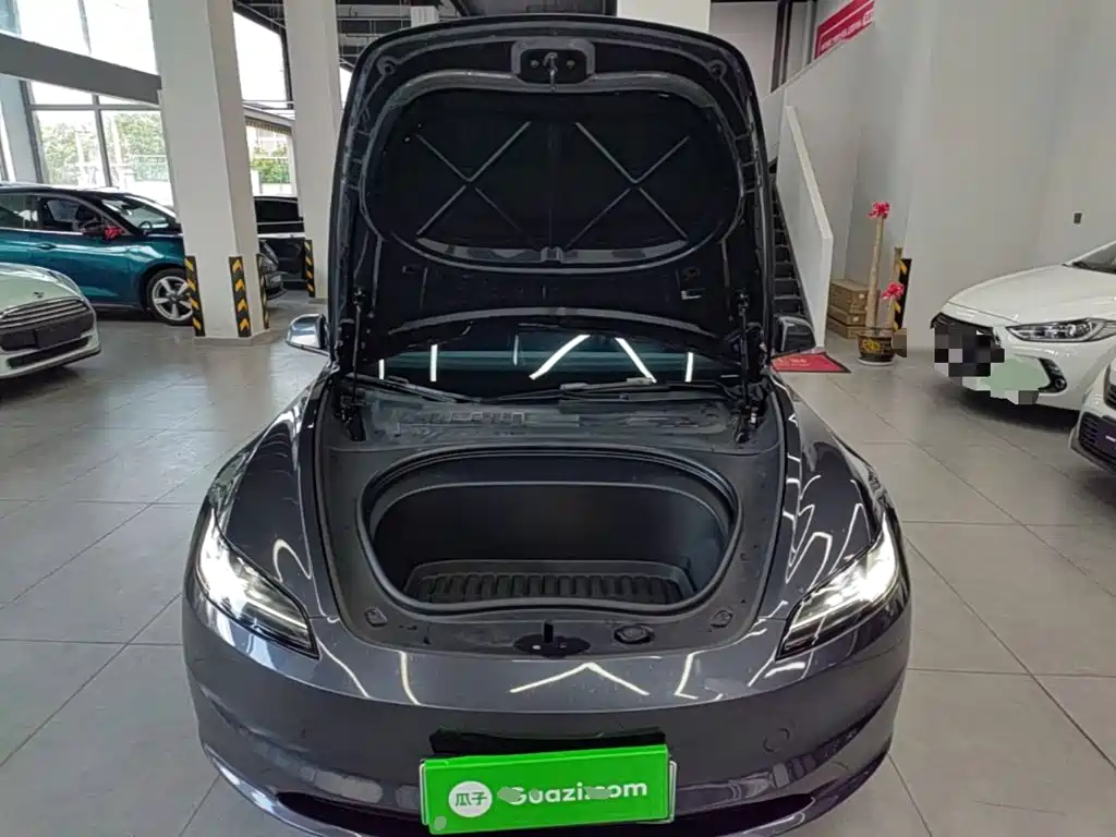 Tesla Model 3 — миниатюра 20